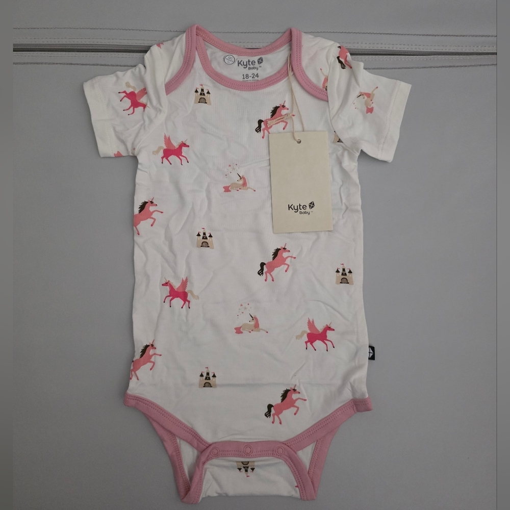 NWT Kyte Baby Bodysuit in Unicorn Size 18-24M